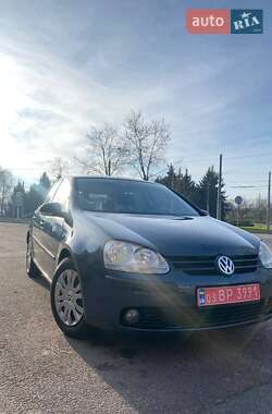 Хетчбек Volkswagen Golf 2005 в Дніпрі