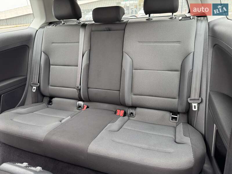Хэтчбек Volkswagen Golf 2015 в Львове