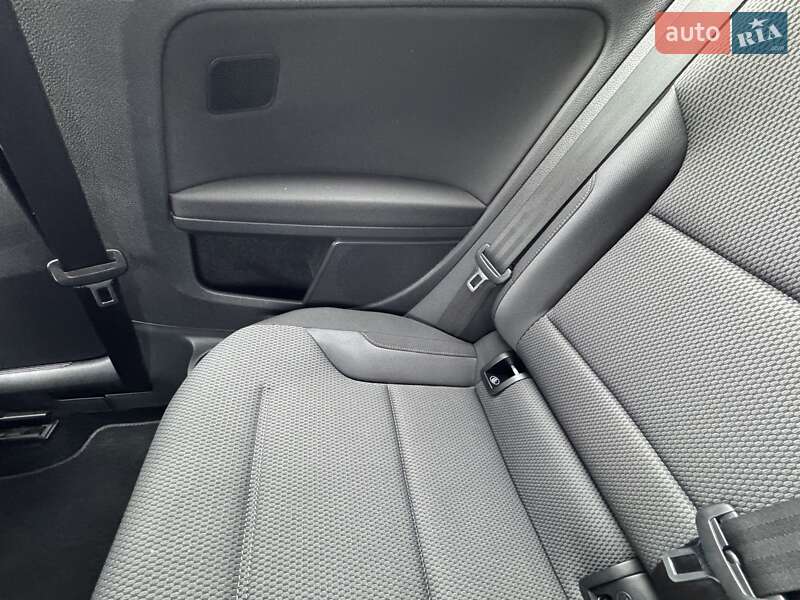 Хэтчбек Volkswagen Golf 2015 в Львове