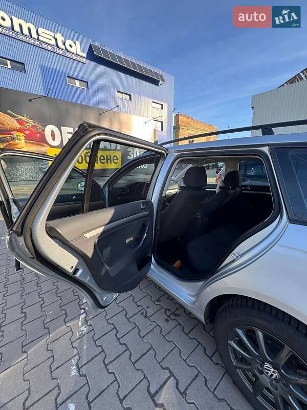 Універсал Volkswagen Golf 2011 в Києві