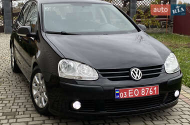 Хетчбек Volkswagen Golf 2004 в Луцьку