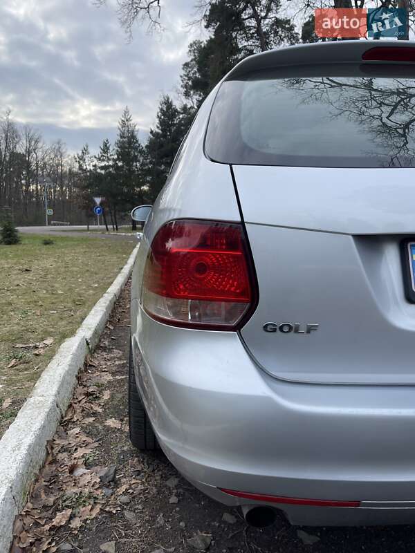 Універсал Volkswagen Golf 2012 в Луцьку