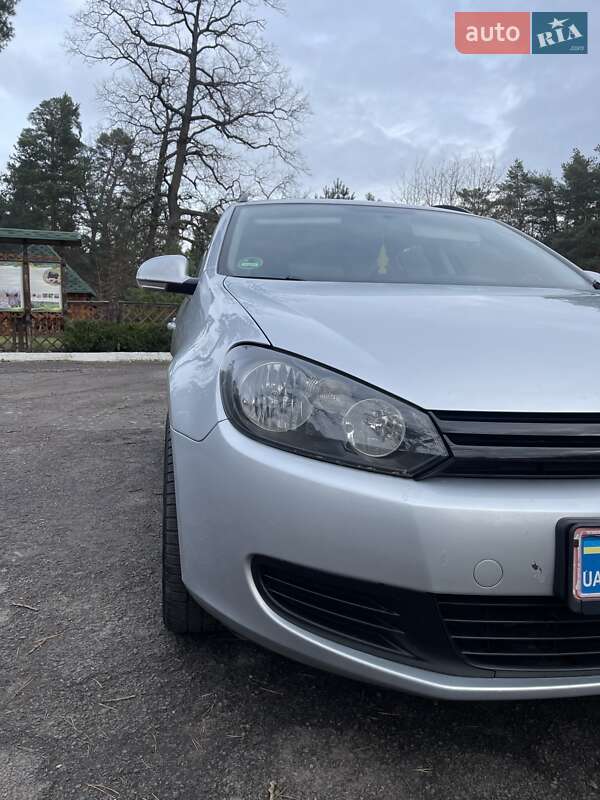 Універсал Volkswagen Golf 2012 в Луцьку