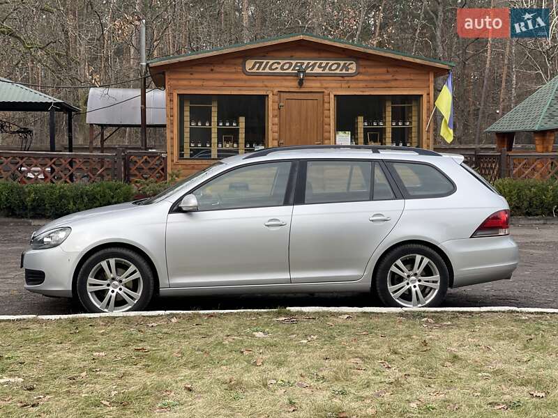 Універсал Volkswagen Golf 2012 в Луцьку