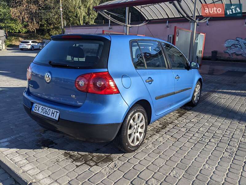 Хетчбек Volkswagen Golf 2003 в Хмельницькому