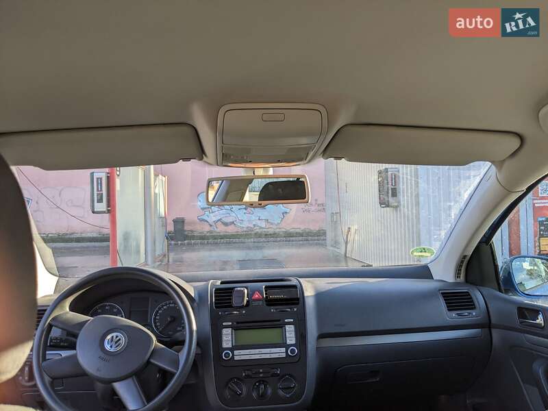 Хетчбек Volkswagen Golf 2003 в Хмельницькому