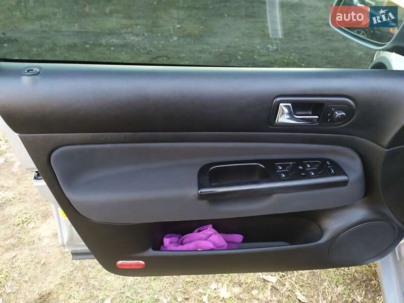 Універсал Volkswagen Golf 2001 в Зіньківі