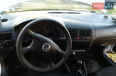 Универсал Volkswagen Golf 2001 в Зенькове