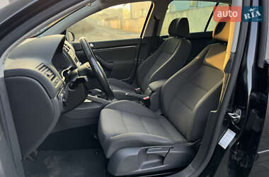 Хетчбек Volkswagen Golf 2007 в Луцьку