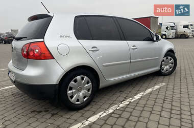 Хетчбек Volkswagen Golf 2006 в Новомосковську