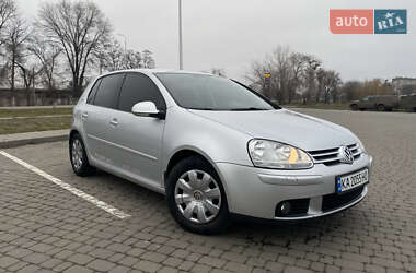 Хетчбек Volkswagen Golf 2006 в Новомосковську