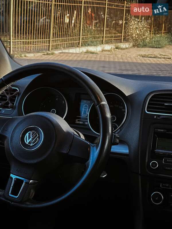 Хэтчбек Volkswagen Golf 2011 в Николаеве