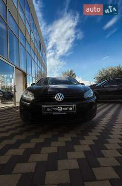 Хэтчбек Volkswagen Golf 2011 в 