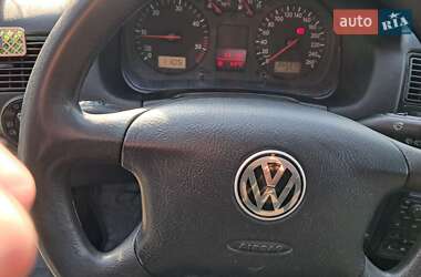 Універсал Volkswagen Golf 2000 в 