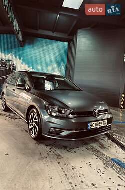 Універсал Volkswagen Golf 2019 в Самборі