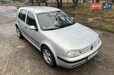 Хетчбек Volkswagen Golf 2000 в Ладижині