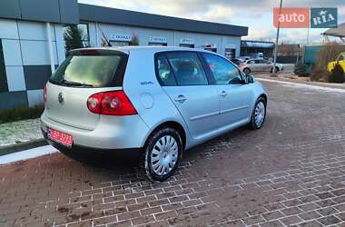 Хетчбек Volkswagen Golf 2006 в Сарнах