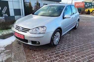 Хетчбек Volkswagen Golf 2006 в Сарнах