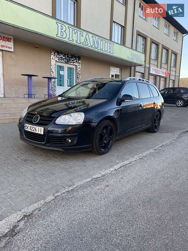 Універсал Volkswagen Golf 2008 в Дубровиці