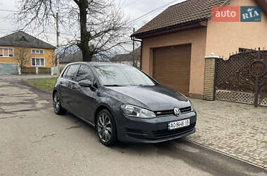 Хэтчбек Volkswagen Golf 2014 в Ужгороде