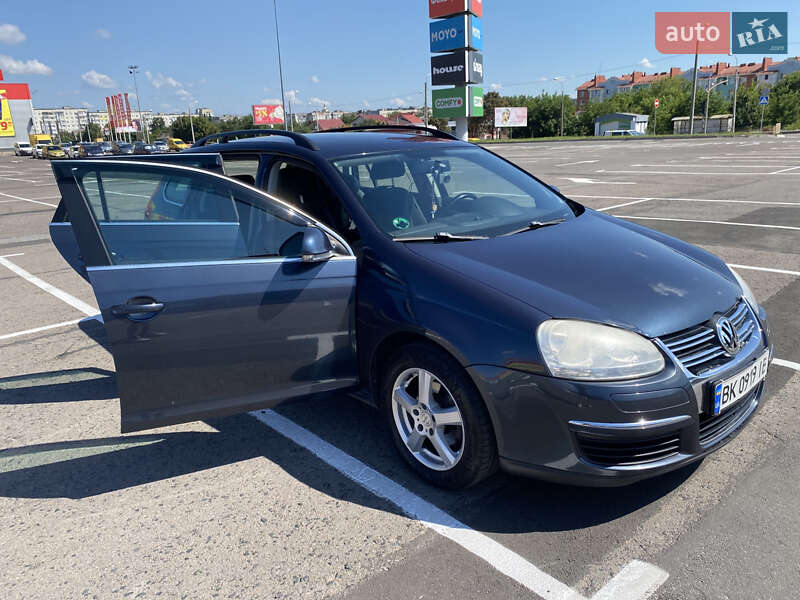 Універсал Volkswagen Golf 2009 в Києві