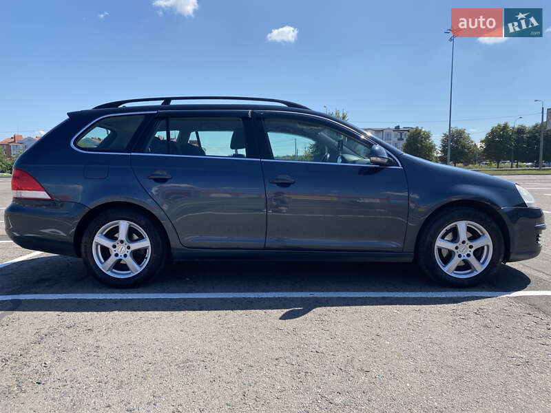 Універсал Volkswagen Golf 2009 в Києві