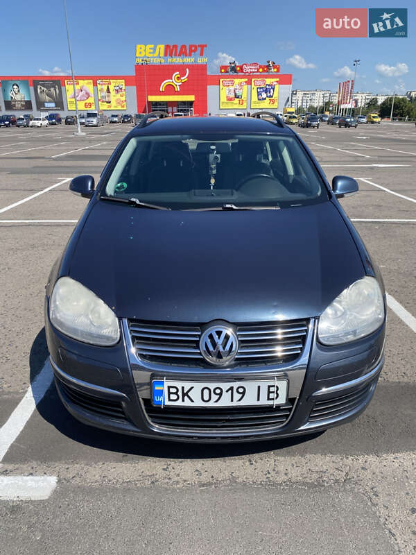 Універсал Volkswagen Golf 2009 в Києві