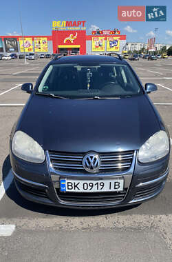 Універсал Volkswagen Golf 2009 в Рівному