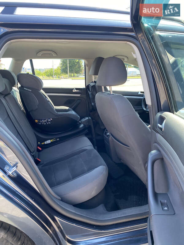 Універсал Volkswagen Golf 2009 в Києві