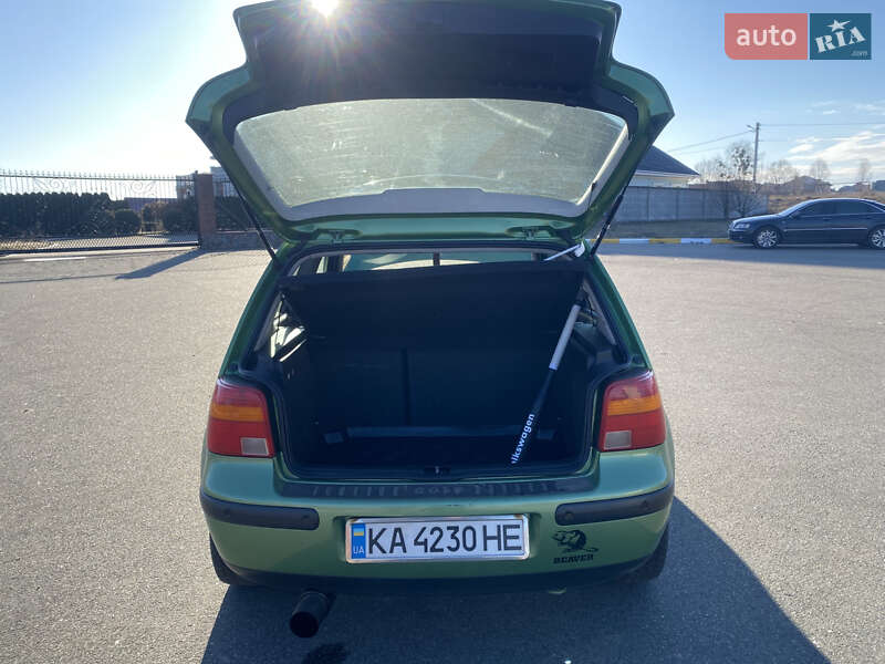 Хетчбек Volkswagen Golf 1998 в Києві