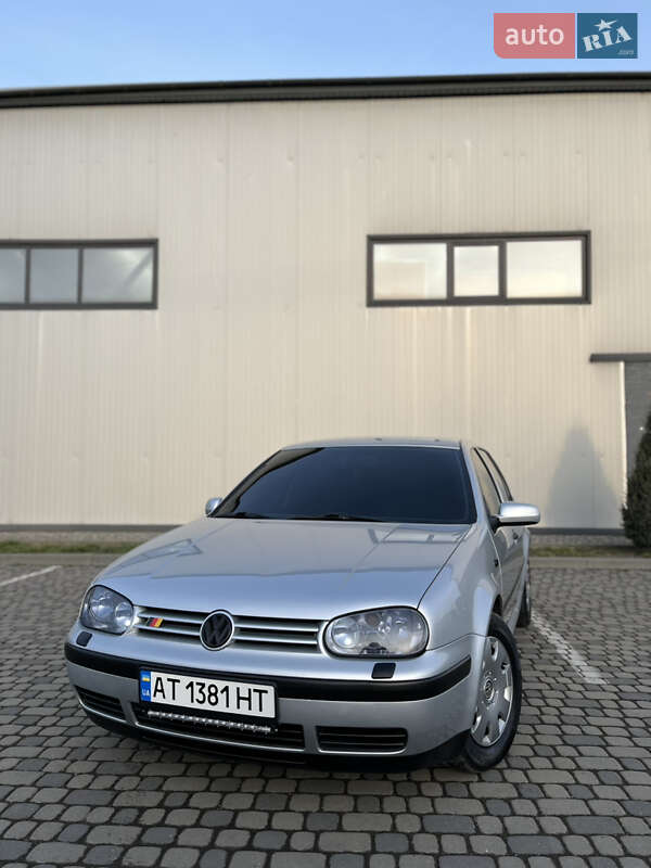 Хэтчбек Volkswagen Golf 2001 в Ивано-Франковске