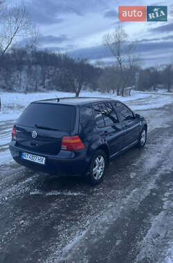 Хетчбек Volkswagen Golf 2001 в Надвірній