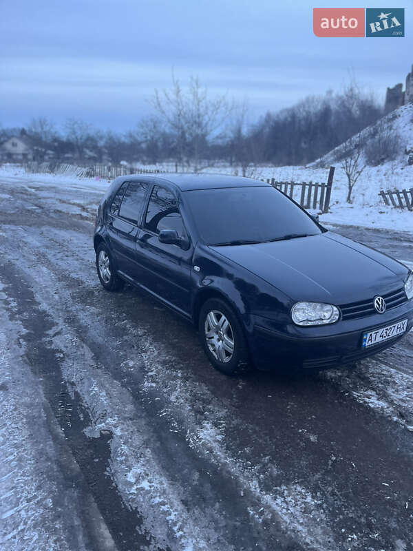 Хетчбек Volkswagen Golf 2001 в Надвірній