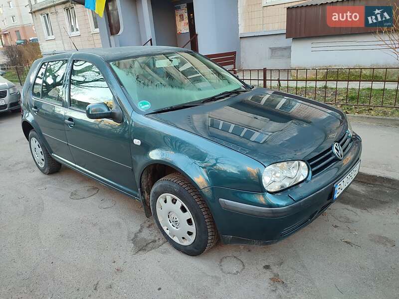Хэтчбек Volkswagen Golf 2002 в Тернополе