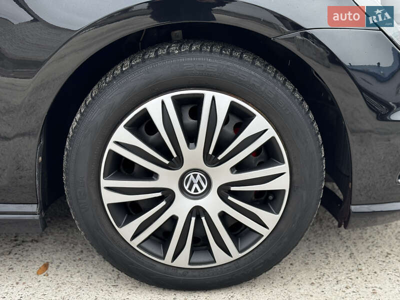 Хэтчбек Volkswagen Golf 2016 в Житомире