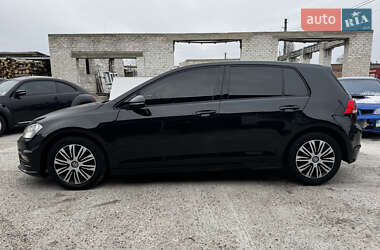 Хетчбек Volkswagen Golf 2016 в Житомирі