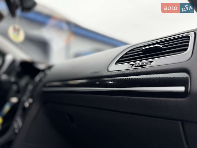 Хэтчбек Volkswagen Golf 2016 в Житомире