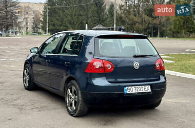 Хетчбек Volkswagen Golf 2004 в Рівному