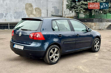 Хетчбек Volkswagen Golf 2004 в Рівному