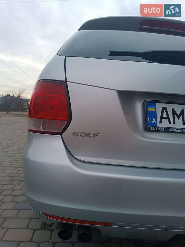 Универсал Volkswagen Golf 2012 в Житомире