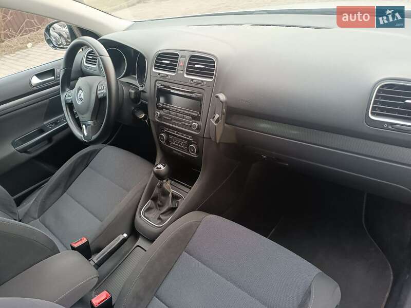 Универсал Volkswagen Golf 2012 в Житомире