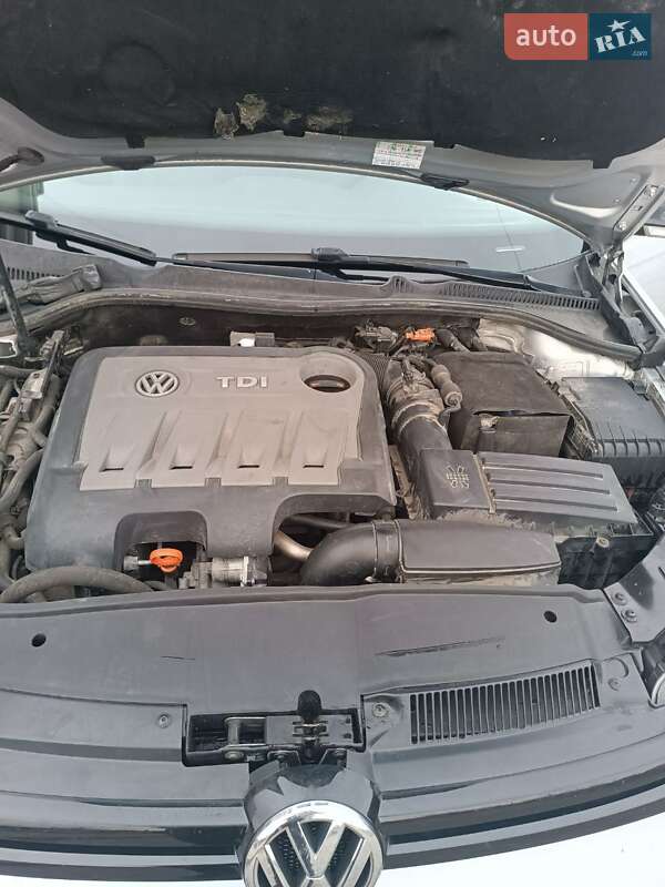 Универсал Volkswagen Golf 2012 в Житомире