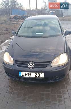 Хетчбек Volkswagen Golf 2004 в Межовій