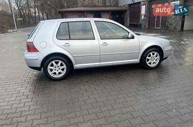 Хетчбек Volkswagen Golf 2003 в Луцьку