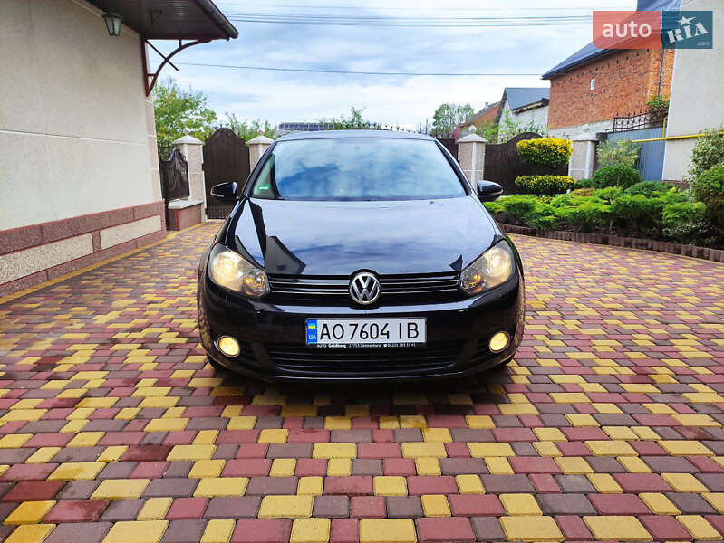 Хетчбек Volkswagen Golf 2010 в Хусті
