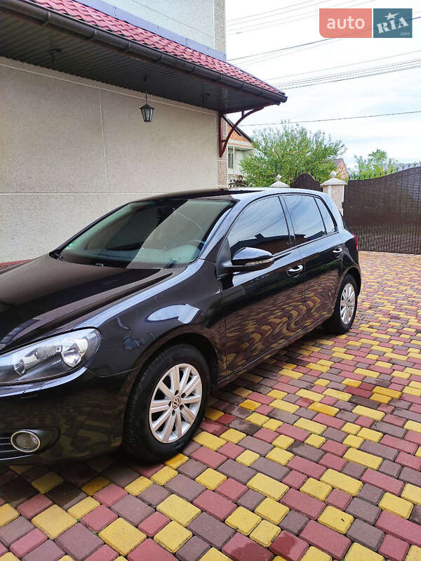 Хетчбек Volkswagen Golf 2010 в Хусті