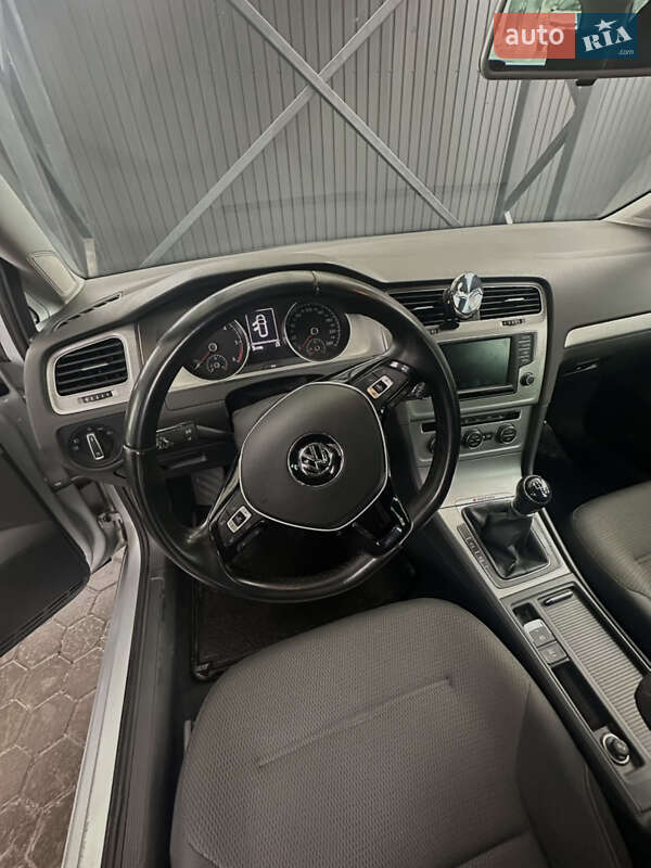 Универсал Volkswagen Golf 2015 в Броварах