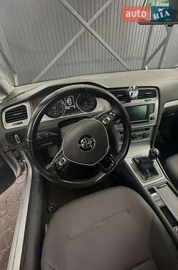 Универсал Volkswagen Golf 2015 в 