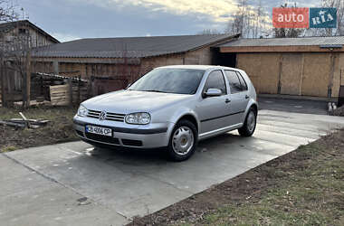 Хетчбек Volkswagen Golf 2001 в Чернігові