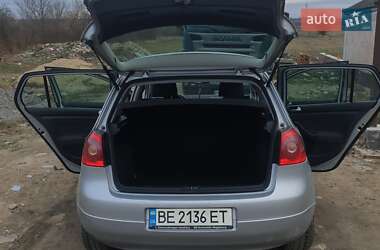 Хетчбек Volkswagen Golf 2005 в Вознесенську